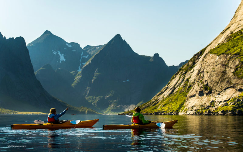 Kayak dans les fjords paradisiaques